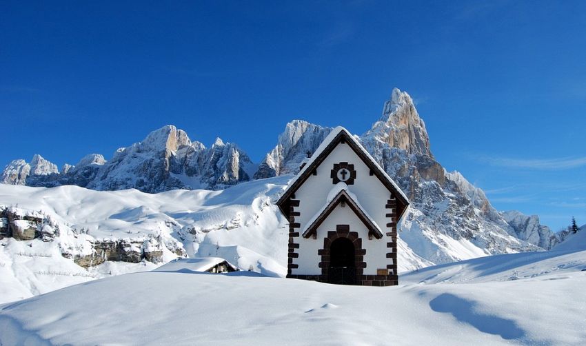 Superski delle Dolomiti: guida agli skitour più suggestivi