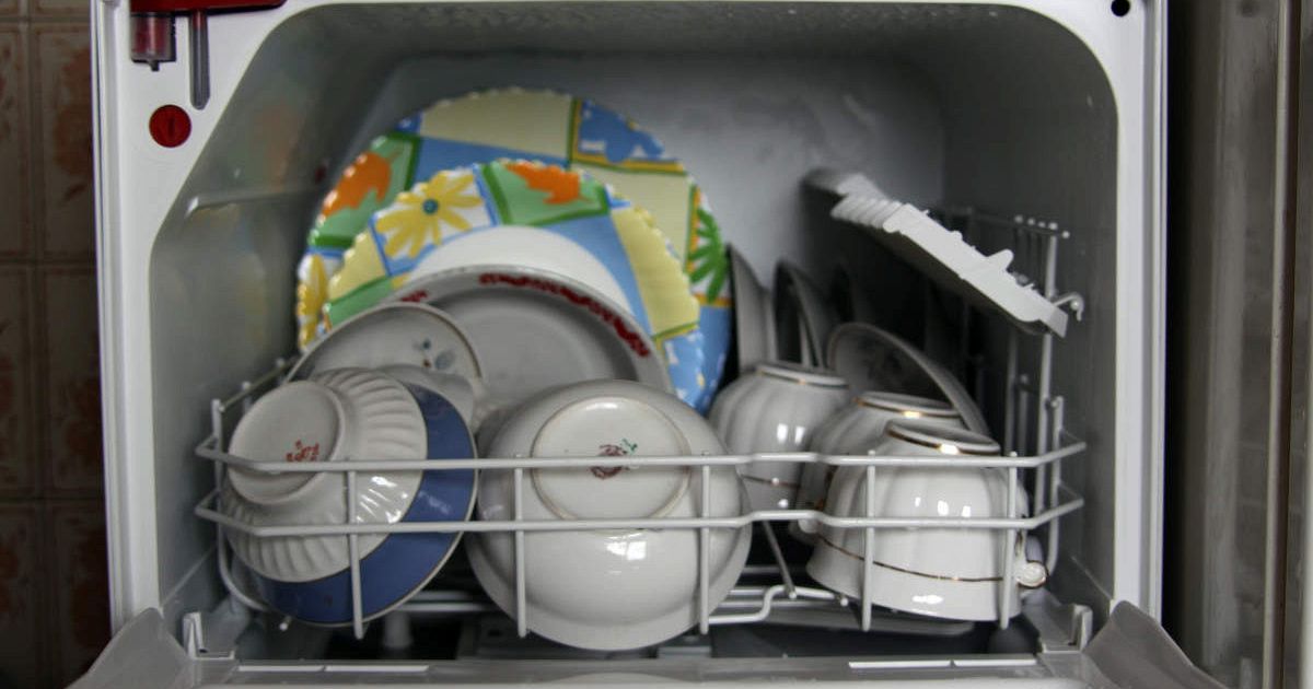 Кастрюля можно мыть в посудомоечной машине. Кастрюля в посудомоечной машине. Посудомоечная машина для кастрюль и сковородок. Глубокие тарелки для посудомойки. Кастрюли в посудомойке.