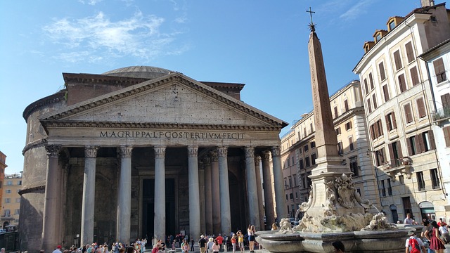 I prezzi e gli orari degli ingressi per una visita al Pantheon di Roma