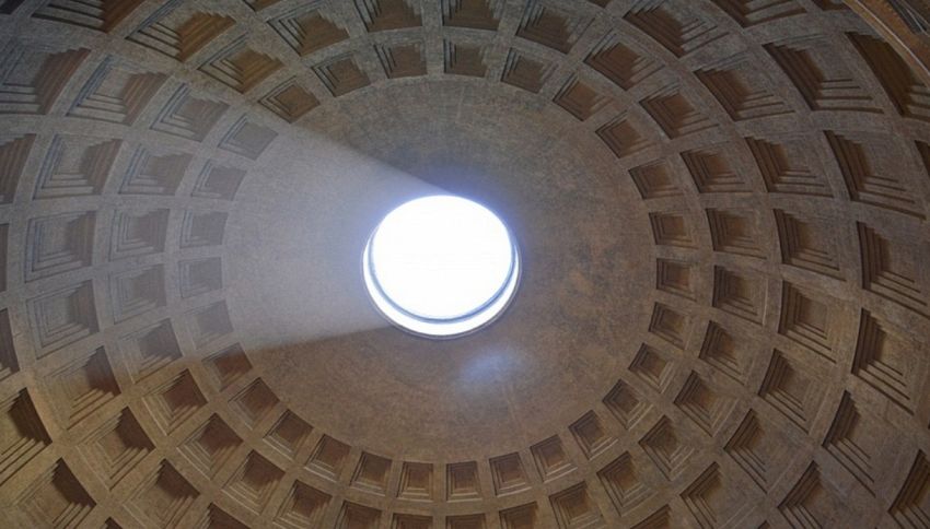 Visitare il Pantheon e scoprire la magia del buco e dell'effetto camino