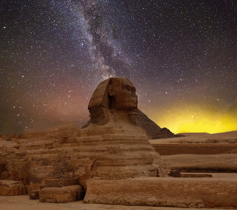 Tutti i misteri della Sfinge nella piana di Giza