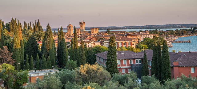 Sirmione Spiagge Libere In Cui Godersi Una Meritata Vacanza