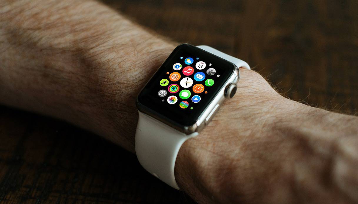 L'Apple Watch che telefona da solo sarà presto realtà
