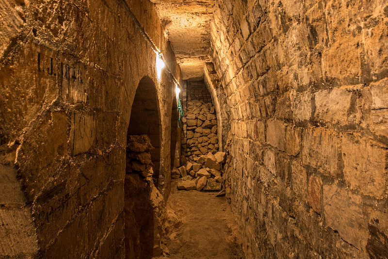 Le catacombe di Parigi, viaggio illegale nel sottosuolo francese
