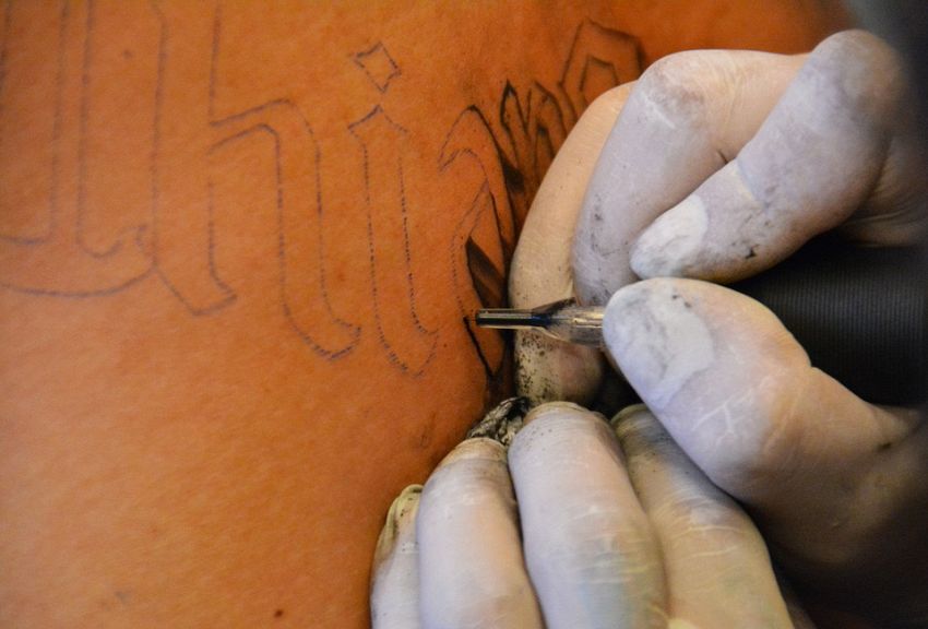 Un italiano su due si pente dei propri tatuaggi, lo dice la scienza
