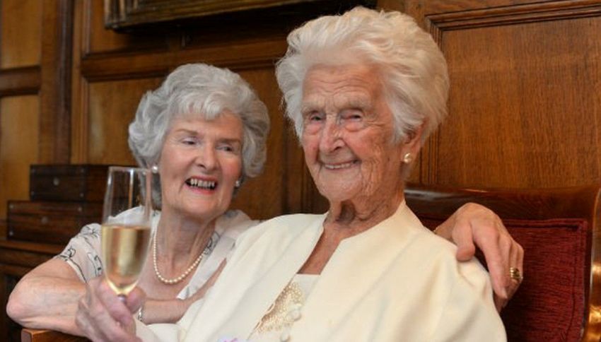 Grace Jones: l'anziana di 110 anni che beve whisky per rimanere giovane