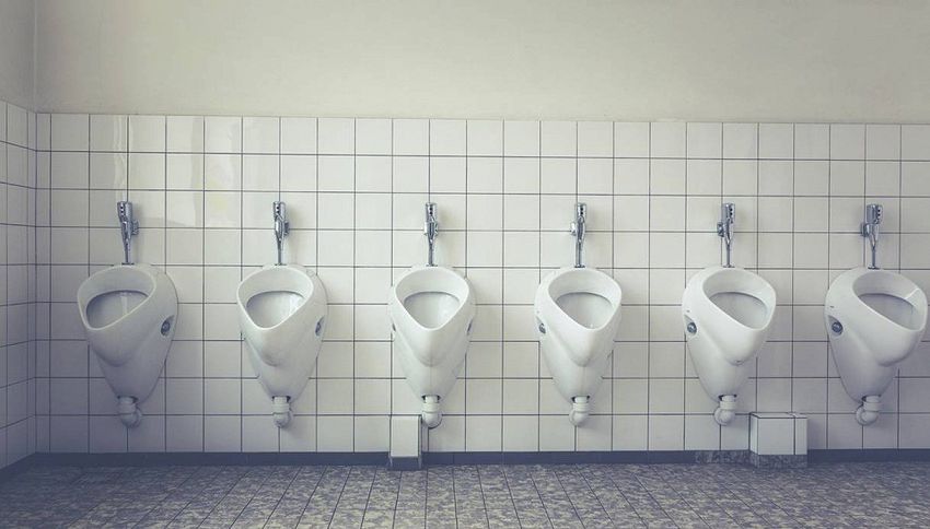 Non dovresti mai trattenere la pipì: lo 'sporco' motivo che ti spingerà più spesso in bagno