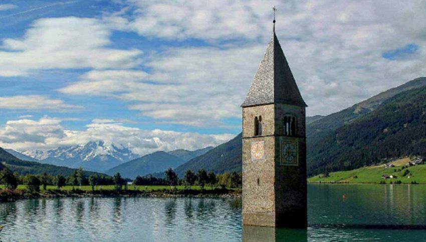 La leggenda del campanile che emerge dall’acqua nel lago di Resia