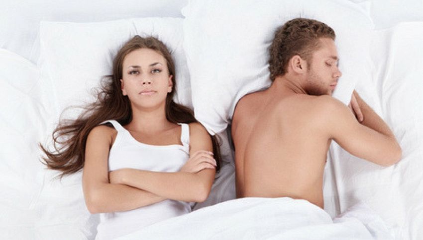 Dormire con un partner che russa è pericoloso. Lo dice la scienza