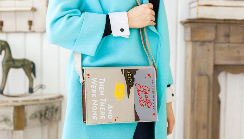 L'ultima moda: ecco le borse ispirate ai 'classici' per gli amanti dei libri