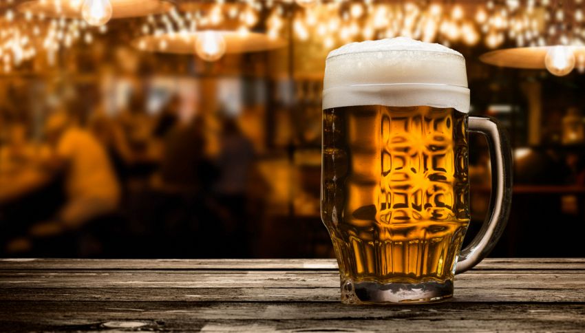 Quanto fa ingrassare la birra? Le calorie di un bicchiere non sono quelle che pensi