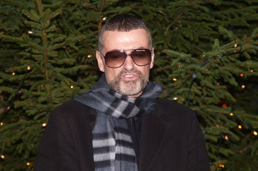 Due Funerali Per George Michael Suonera Anche Elton John Supereva