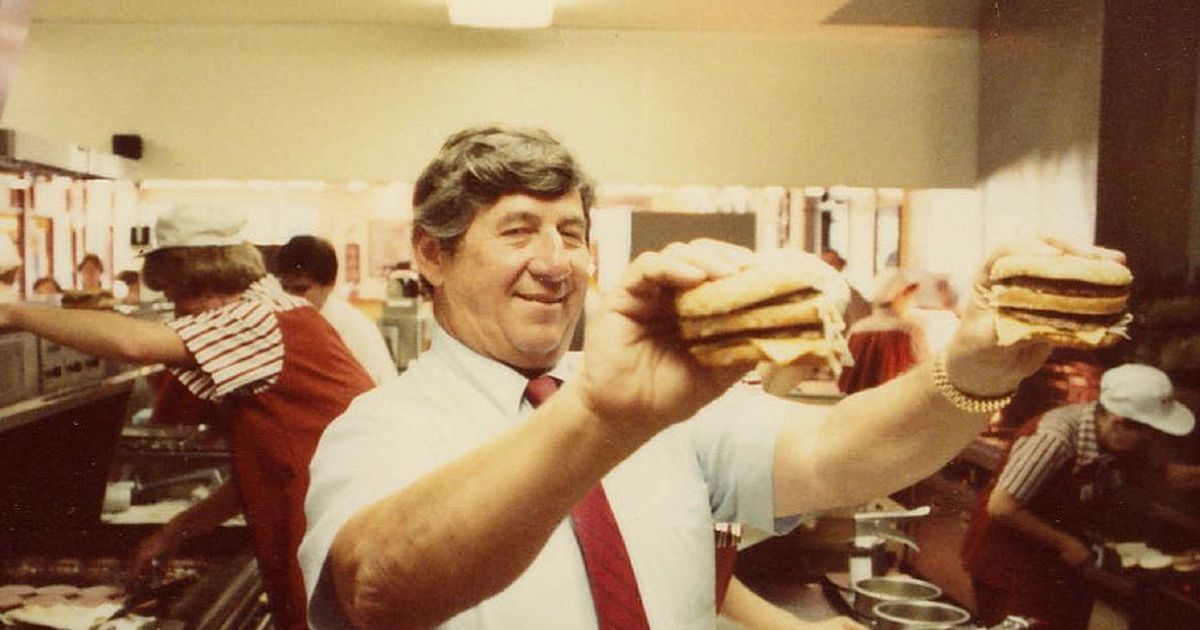 Тройной биг спешал. Макдональдс эстетика. Биг мак маккобка. Трипл биг мак. Long before the big mac was invented.