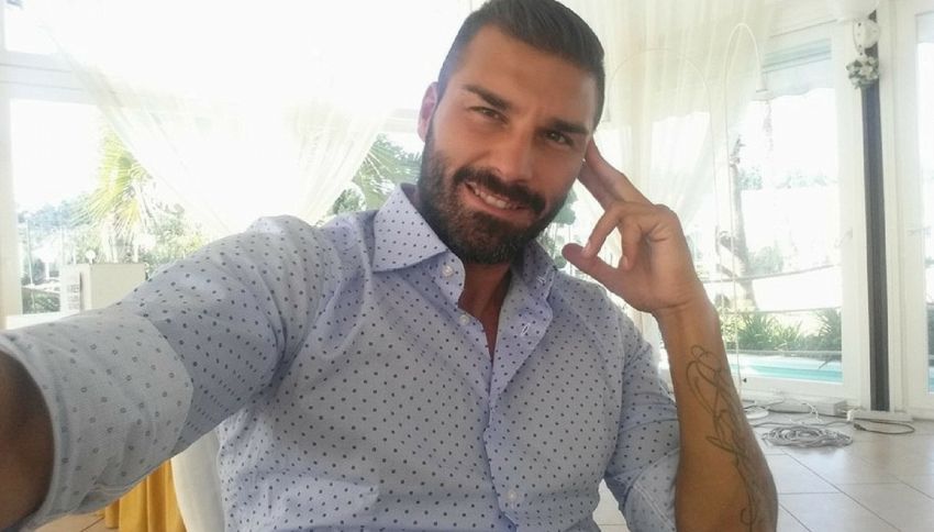 L'ex tronista: "Ho rischiato di morire nell'attentato di Istanbul