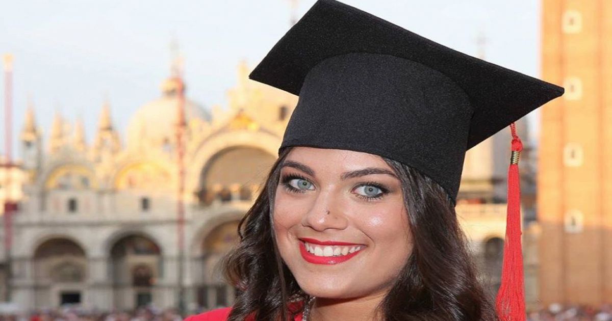 Studentessa Italiana D La Tesi In Cinese La Prima Volta Super