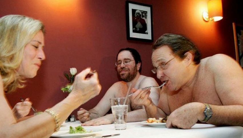 O’Naturel, a Parigi il ristorante in cui si mangia nudi