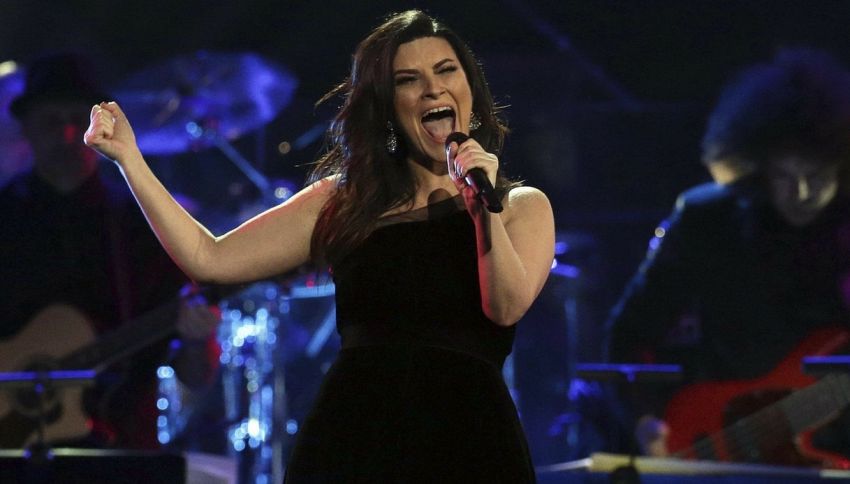 Laura Pausini sar&agrave; giudice di X Factor, ma non in Italia