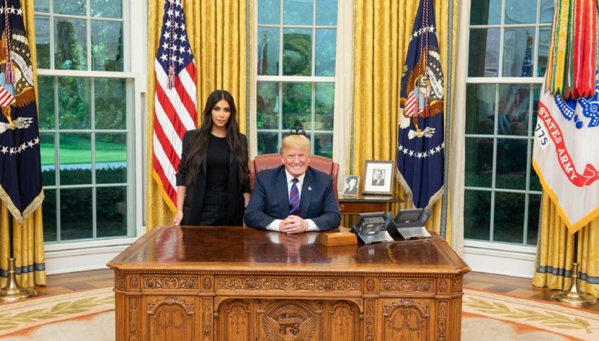 Che ci fa Kim Kardashian alla Casa Bianca?