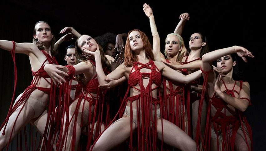 Le differenze tra il "Suspiria" di Argento e quello di Guadagnino