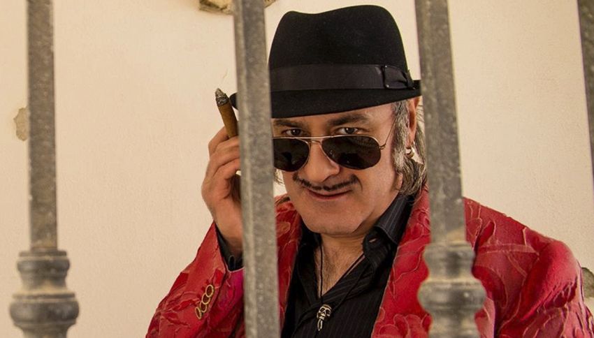 La "vita clandestina" di Tonino Carotone: Napoli in una playlist