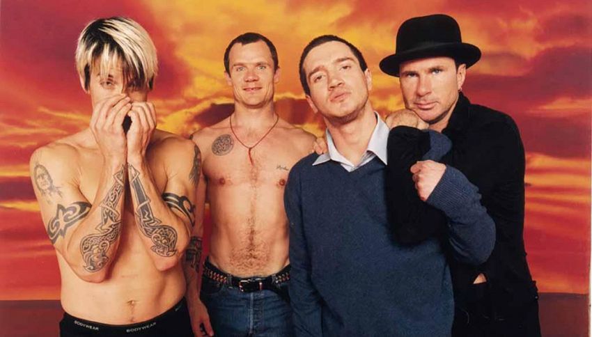 I Red Hot Chili Peppers live dalle piramidi: parte il countdown