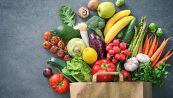 Mangiate le bucce di questa frutta e verdura: fanno benissimo