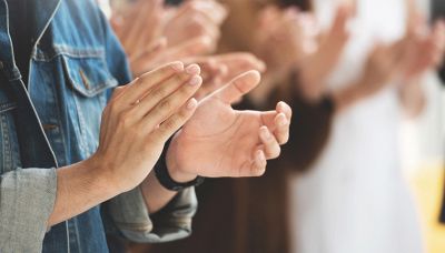 Perché si battono le mani?