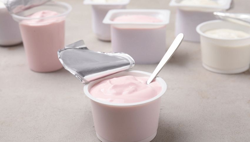 Sai che differenza c'è tra lo yogurt greco e yogurt normale?
