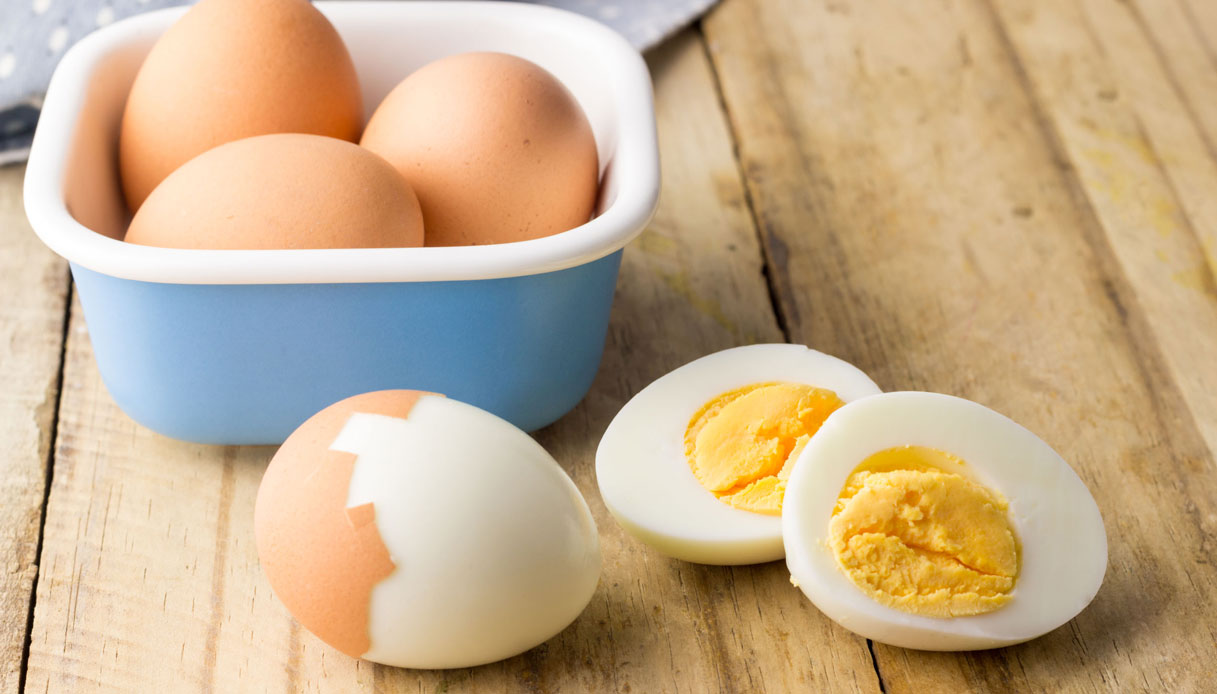 Uova sode perfette in 6 minuti: uova sott'acqua senza bollire