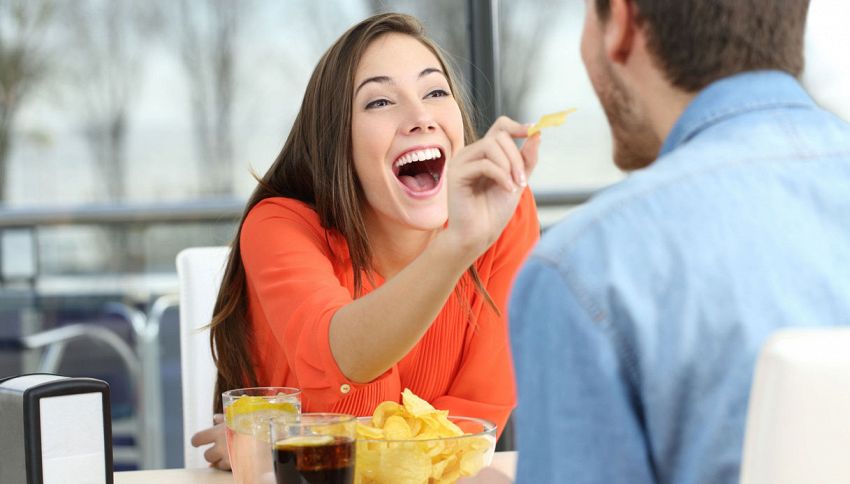 I cibi ultra processati ci stanno rendendo pi&ugrave; &ldquo;stupidi&rdquo;? Cosa succede al nostro cervello quando li mangiamo