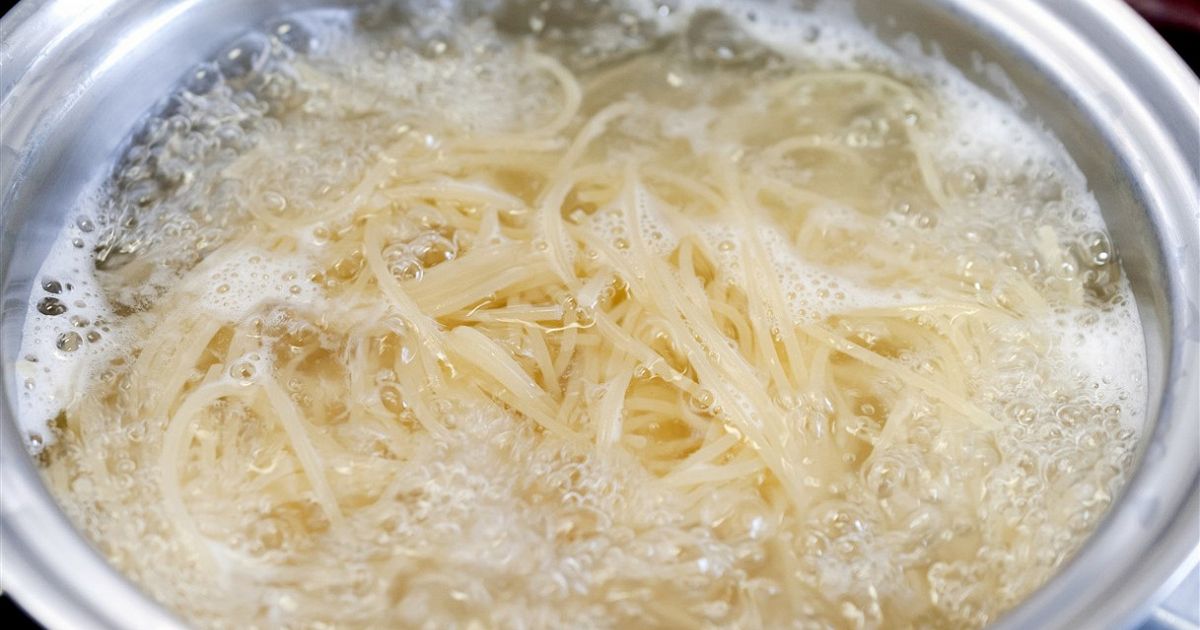 Come bloccare la cottura della pasta? Non usare l'acqua fredda