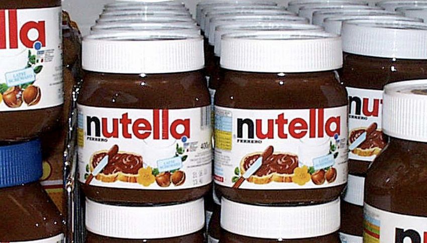 Nutella, come ripulire con gusto le pareti del vasetto? Basta il latte