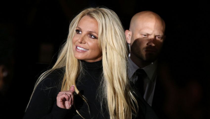 Britney Spears, 'nuda se ti fai pagare': commenta Sharon Stone
