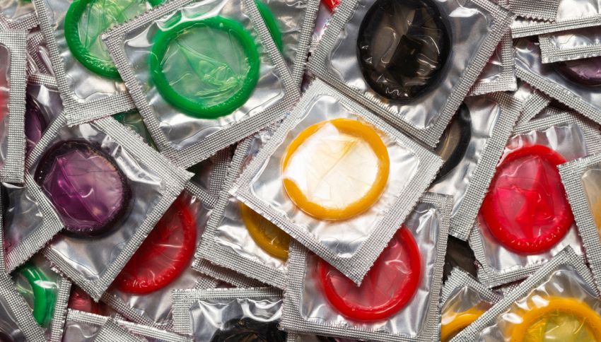 Affari a picco: il re del condom ripiega sui guanti di plastica