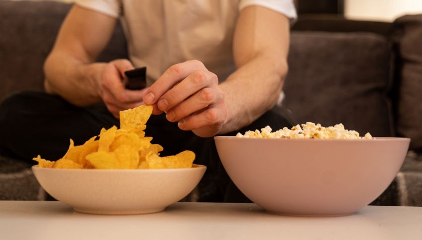 Meglio patatine fritte o popcorn? La risposta ti stupirà