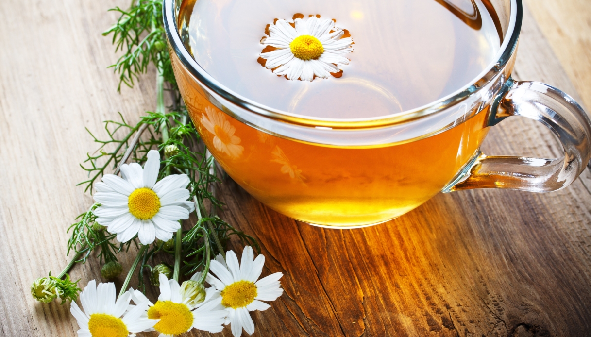 Vuoi una camomilla davvero rilassante? Evita questo errore che facciamo tutti
