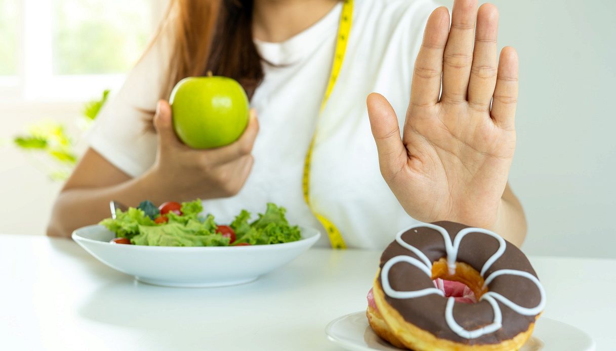 Dieta, eliminare i grassi ti farà dimagrire? Non è detto