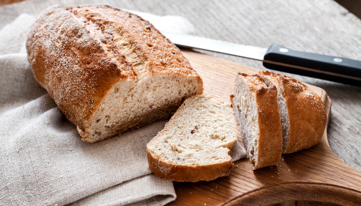 Spruzzino ad acqua - I 6 trucchi per migliorare le prestazioni del forno e  cuocere un pane perfetto