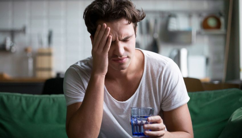Sei stanco e hai spesso mal di testa? La causa è l’acqua che bevi
