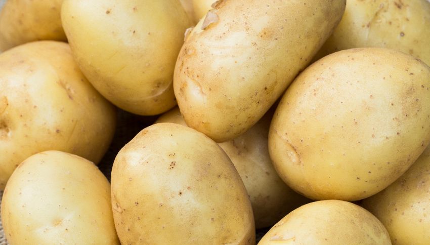Lavare le patate prima di cuocerle? Gli errori da non fare