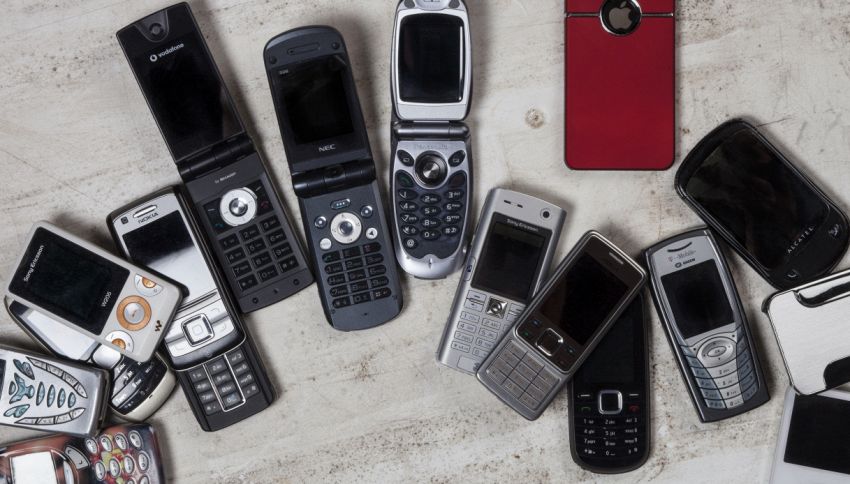 Controlla se hai ancora questo vecchio cellulare: vale 2mila €
