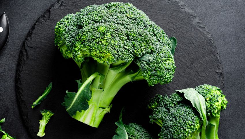 Perché non dovresti mai comprare i broccoli già tagliati e puliti