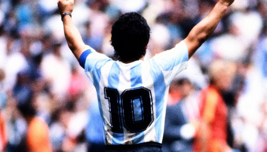 Mondiali, la profezia di Maradona: spunta la foto di 36 anni fa