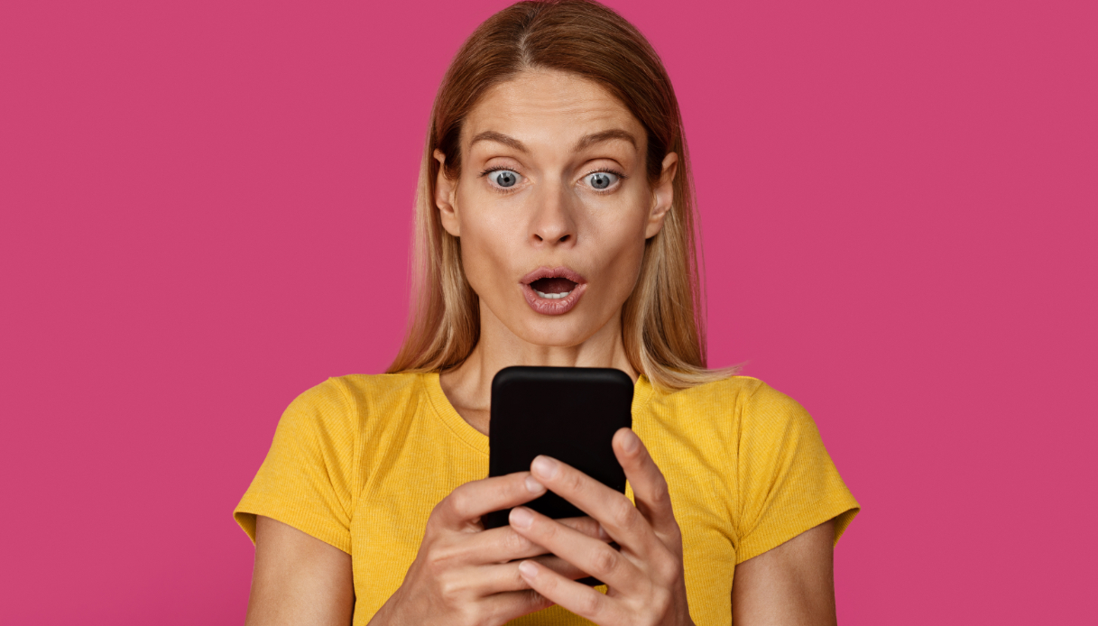 Aereo, modifica questa impostazione del telefono prima di salire: potrebbe farvi risparmiare centinaia di euro