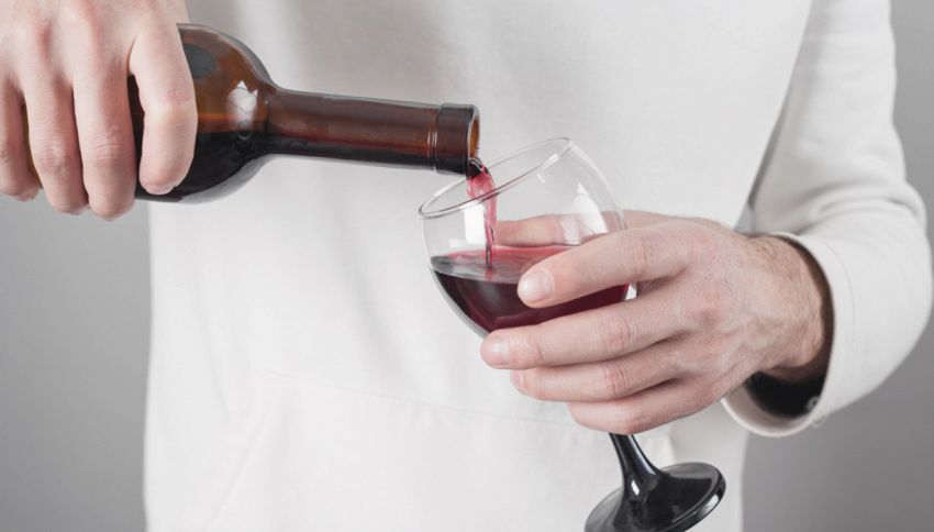 Conservare il vino avanzato: i rischi del ritappare la bottiglia