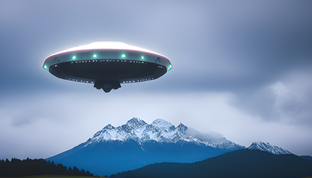 Ammasso di "UFO" avvistato nel cielo notturno dopo un potente terremoto di magnitudo 5,6. Il video sconcertante