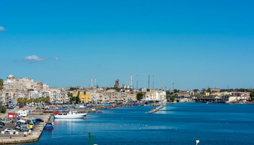 Puglia, stupendo borgo con case a 1 €: a pochi km mare caraibico