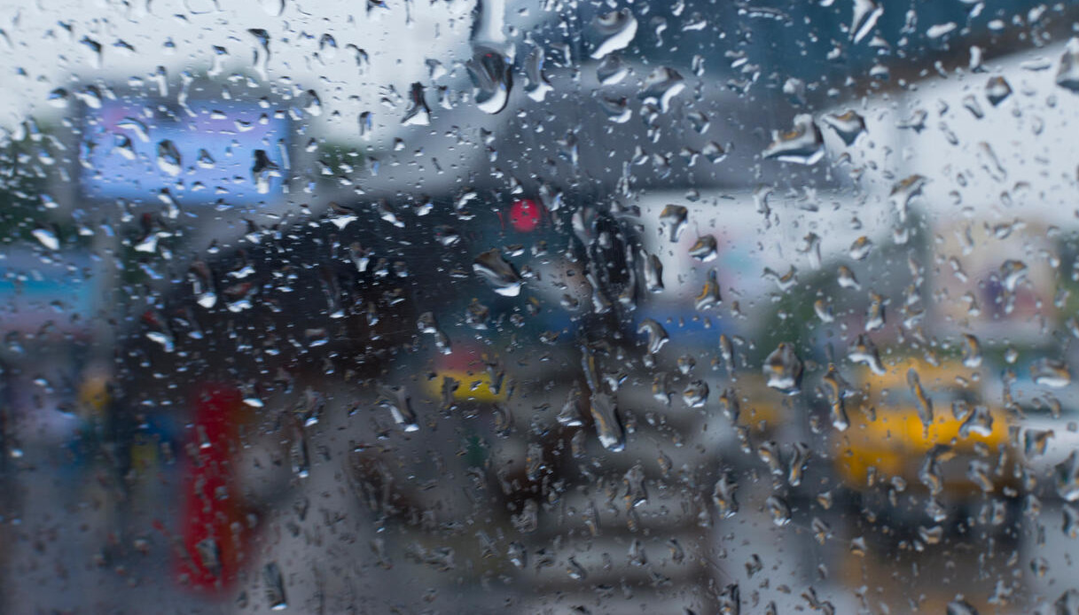 Una rara nube di polvere sahariana in arrivo sull'Italia: cosa potrebbe accadere e perch&eacute; non &egrave; solo un problema per le auto