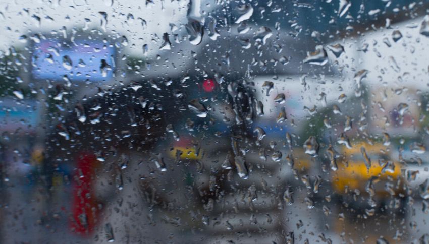 Una rara nube di polvere sahariana in arrivo sull'Italia: cosa potrebbe accadere e perch&eacute; non &egrave; solo un problema per le auto