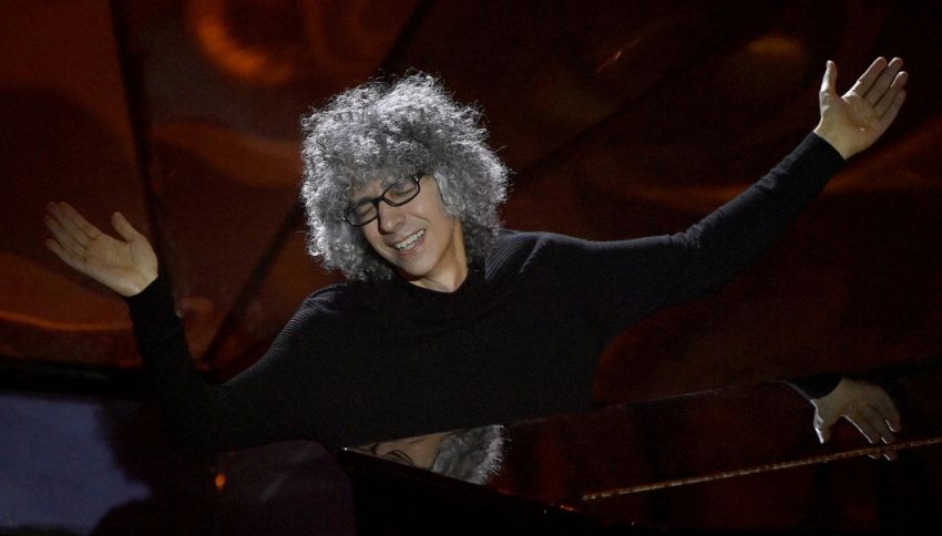 Sanremo 2024, i 54 anni di Giovanni Allevi raccontati dai suoi capelli: come sono cambiati